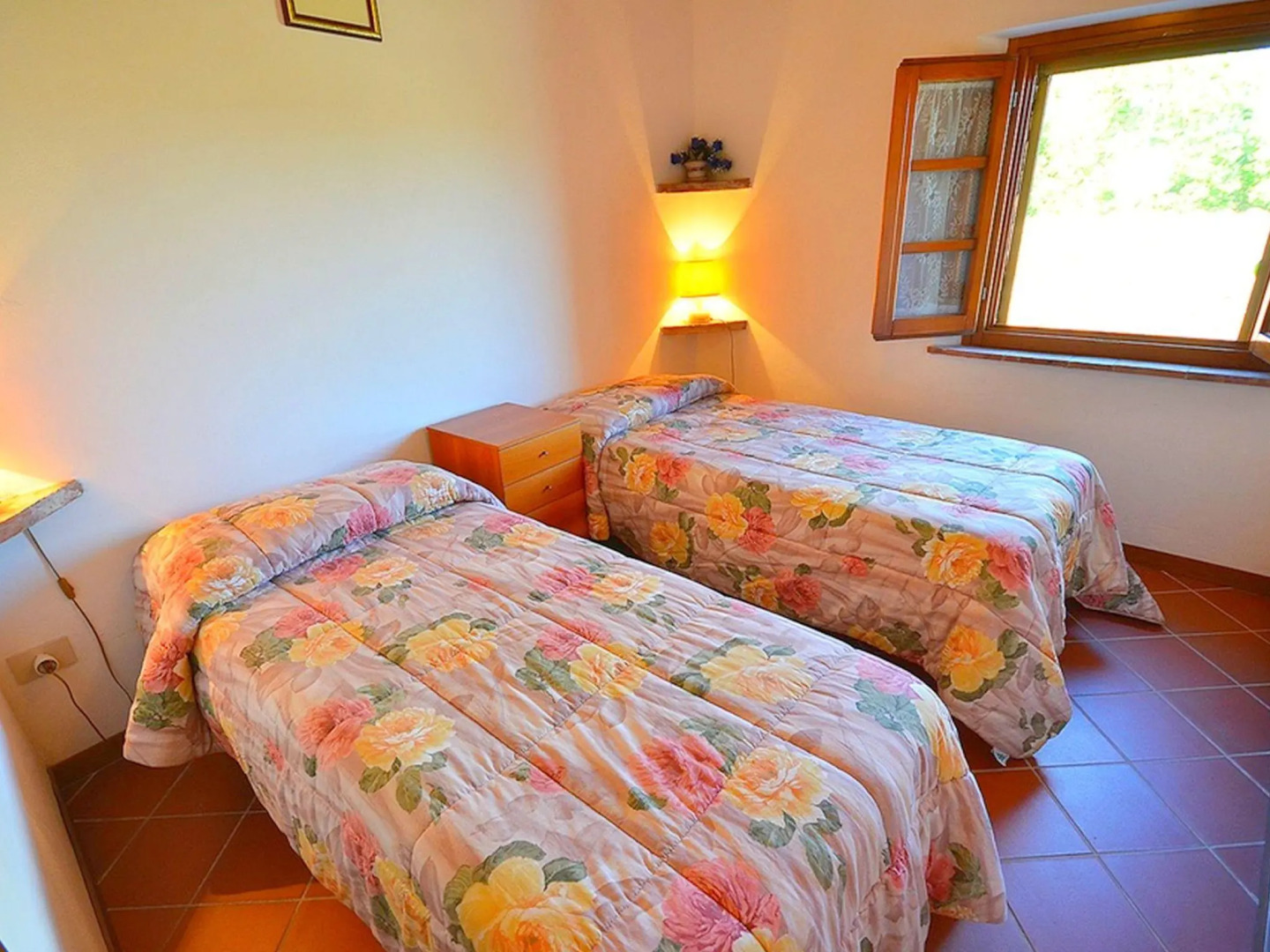 Scenic Farmhouse in Peccioli with Swimming Pool near Lakes