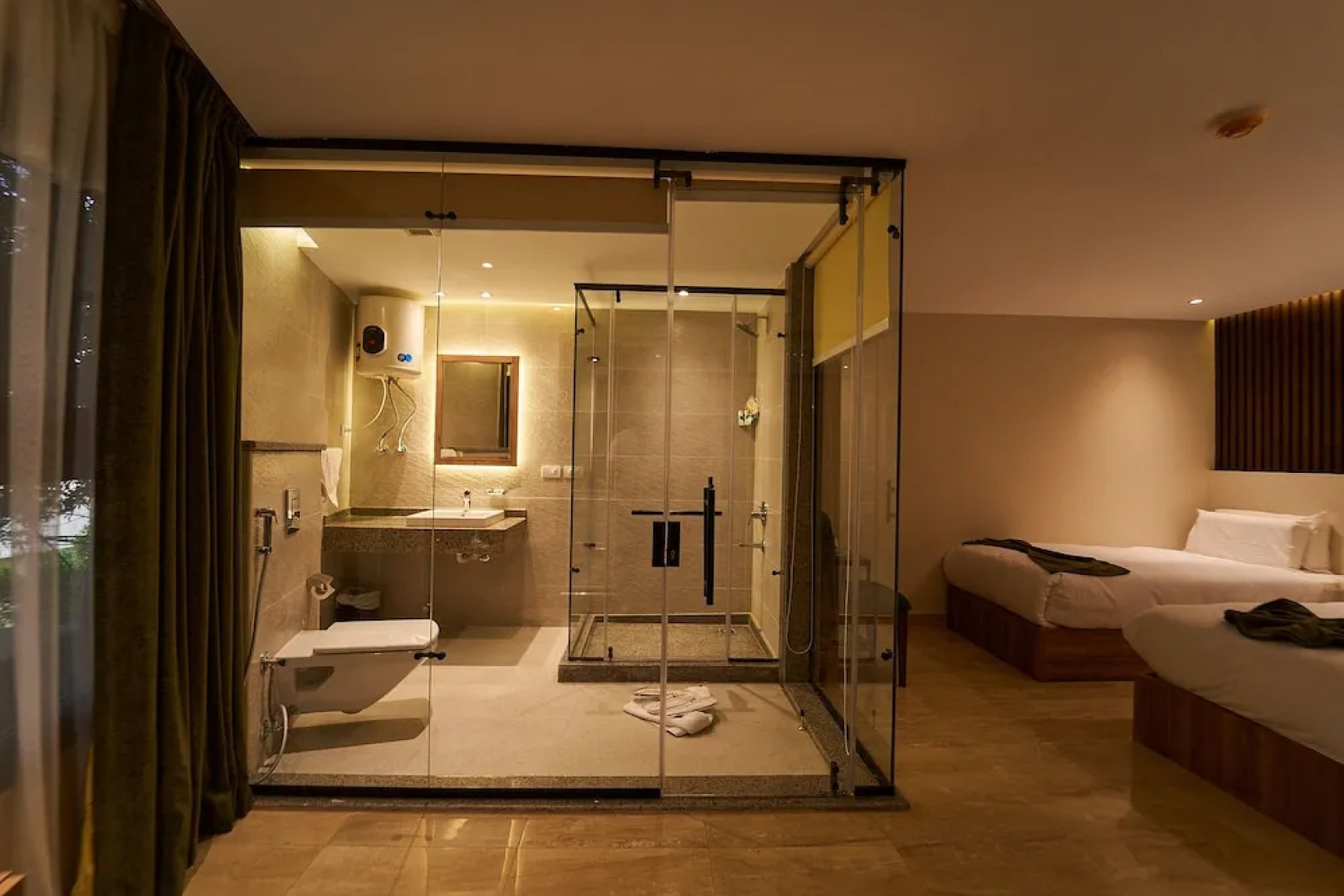 New Pyramid Front Hotel