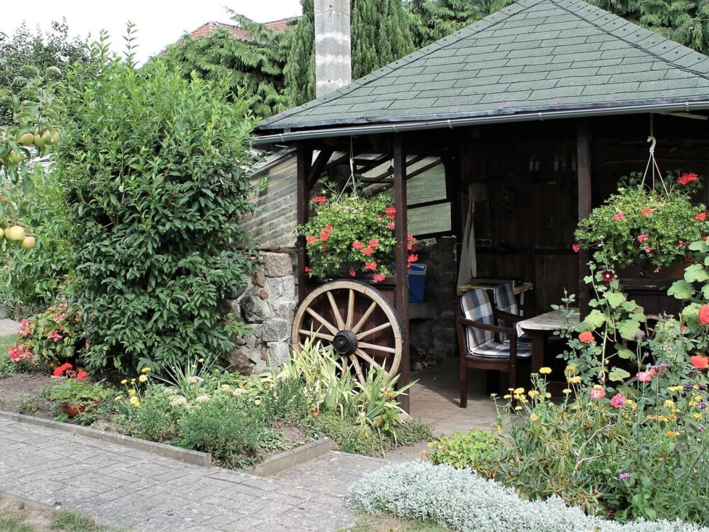 Luxurious Apartment in Proseken with parking and barbecue