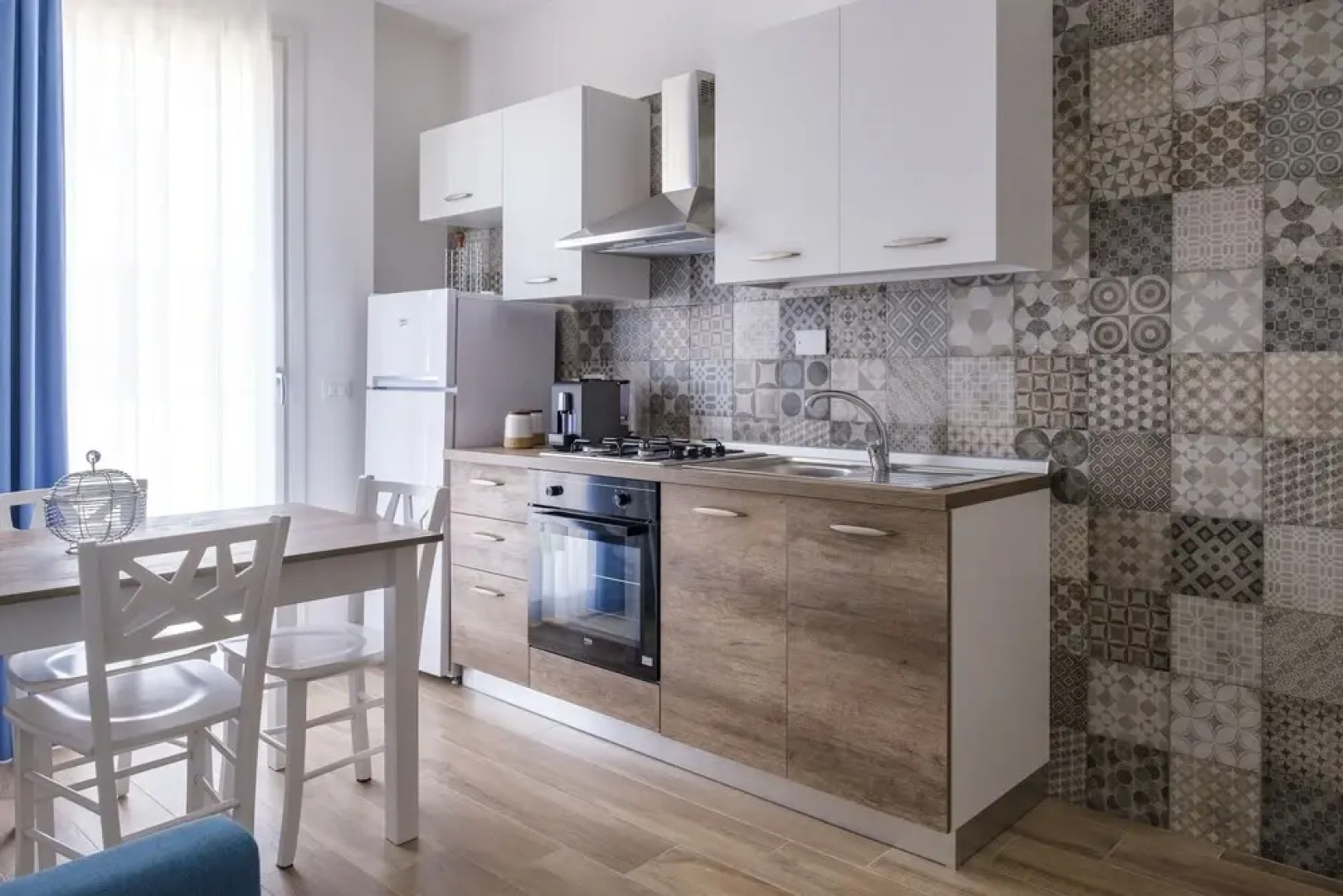 Smeraldo Apartment On Sea Shore