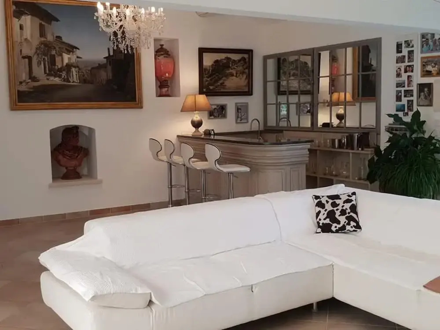 Villa in an Idyllic and Relaxing Setting Near Orange