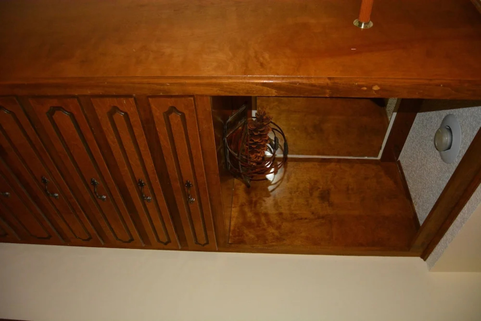 Forest view, log-sided two bedroom, two bath condo on Lake Ouachita. by RedAwning