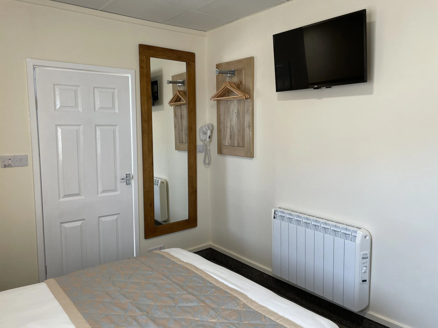 Claxton Hotel