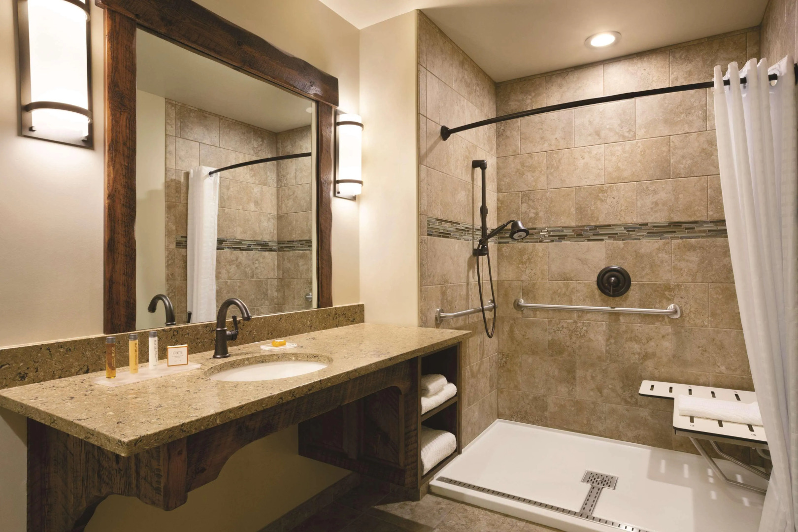 Glacier International Lodge