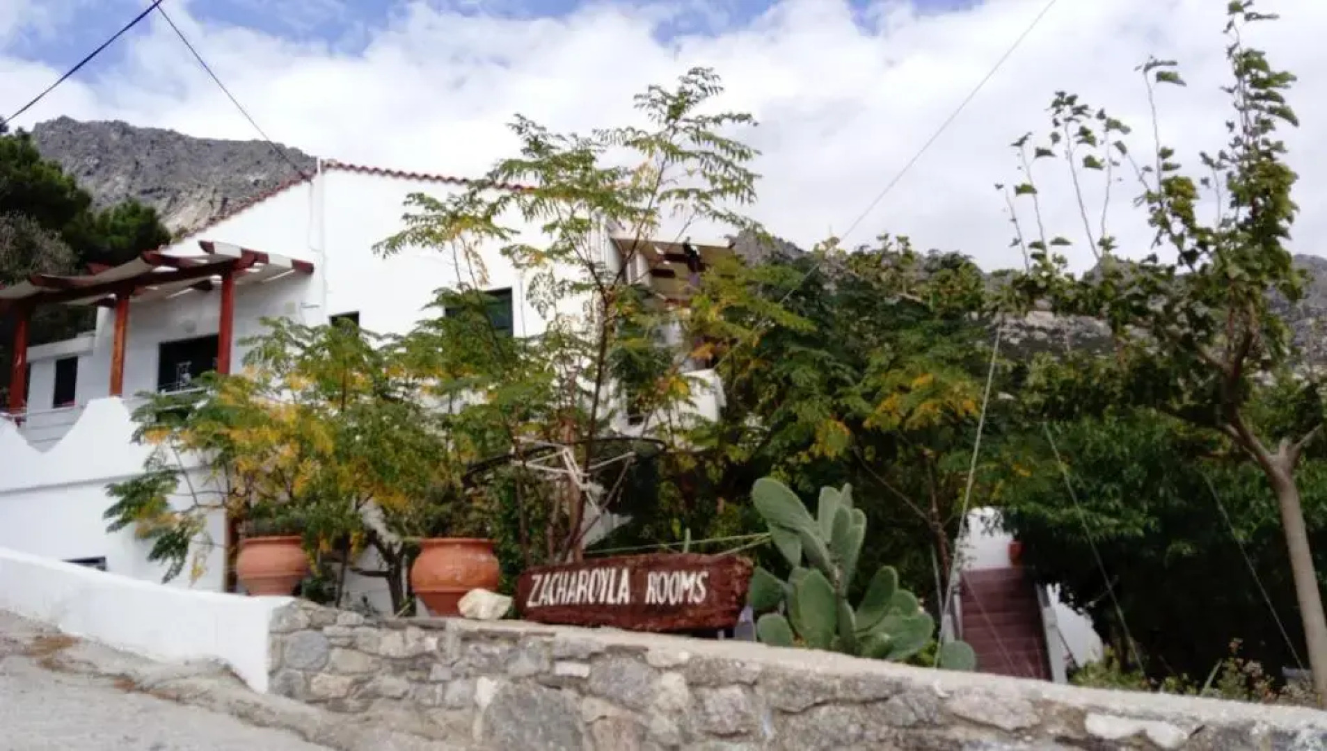 Zacharoula Rooms