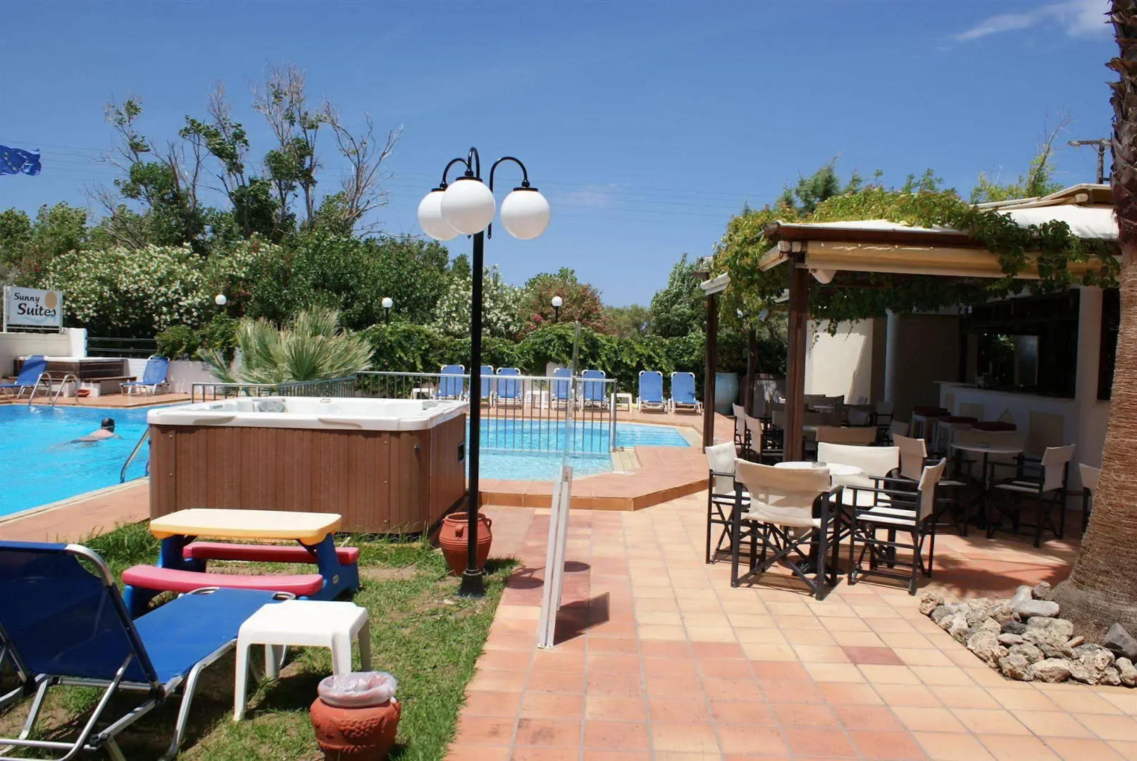 Sunny Suites