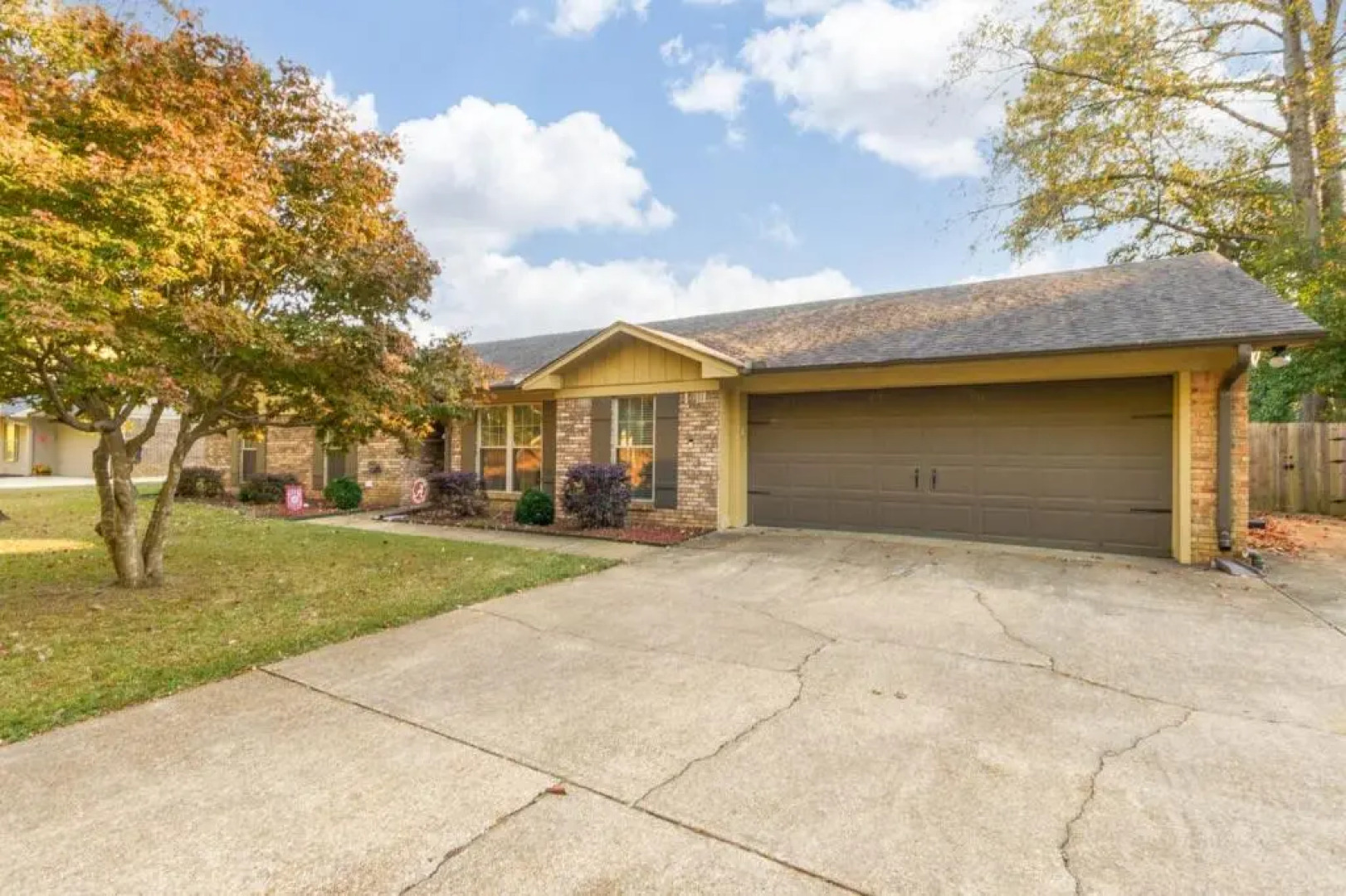 Gorgeous Alabama Home 4 Miles to Stadium Sleeps 8