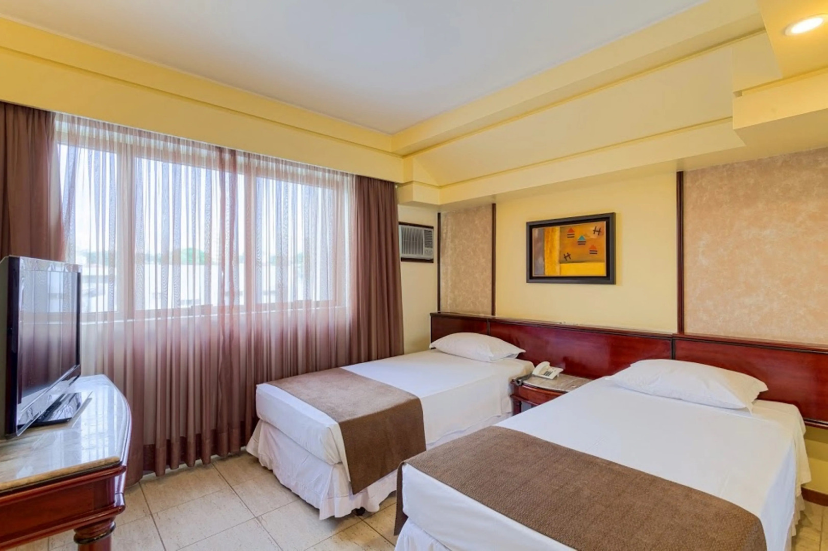 Golden Tulip Goiania Address