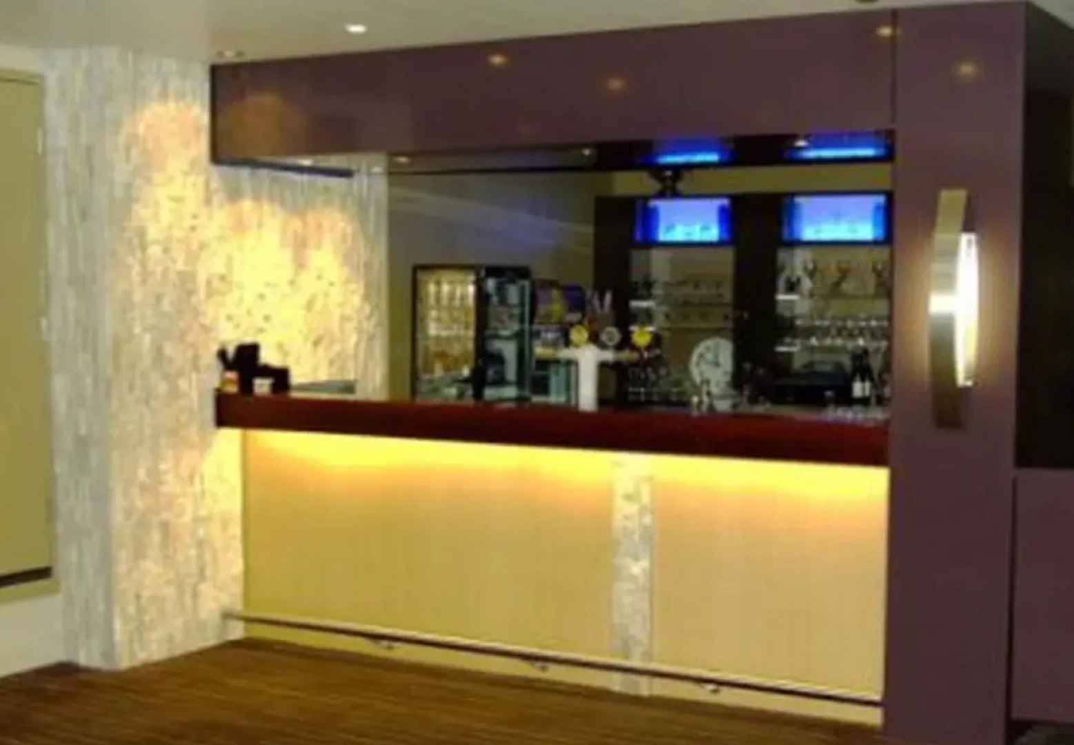 O'Shea's Royal Hotel