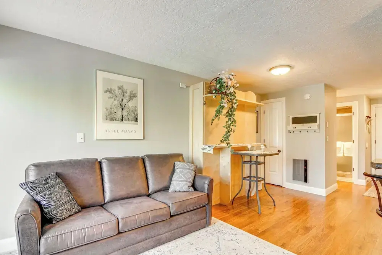 Romantic Ski Haven w/ Balcony: Brian Head Studio