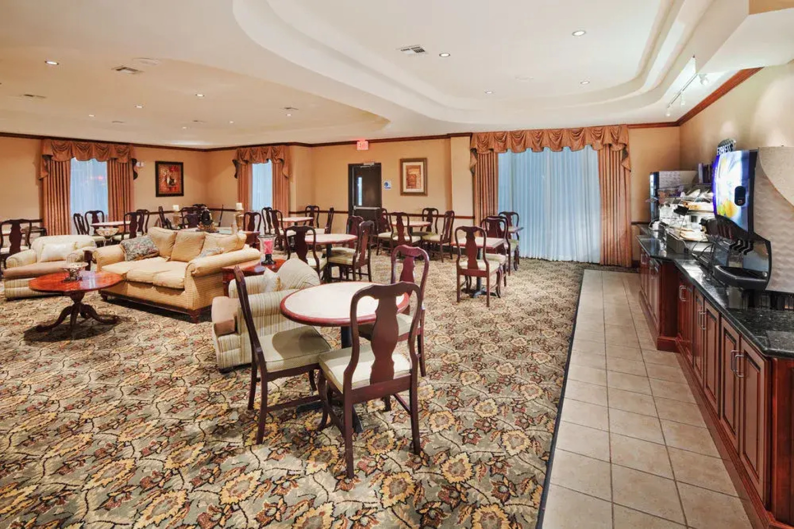 Holiday Inn Express Hotel & Suites Woodward Hwy 270