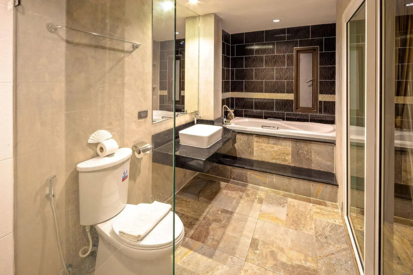 Tanawan Phuket Hotel