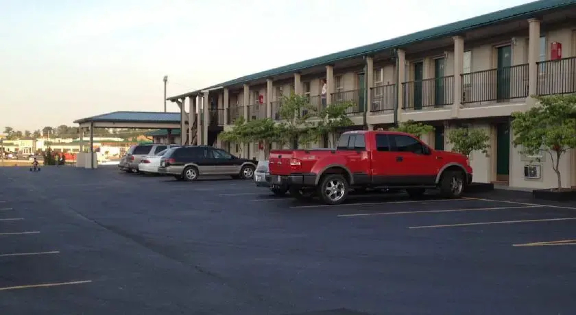 Super 8 Glade Spring