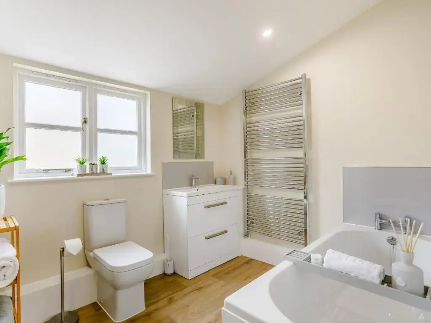 Toppesfield Hall Luxury Cottage With Hot Tub