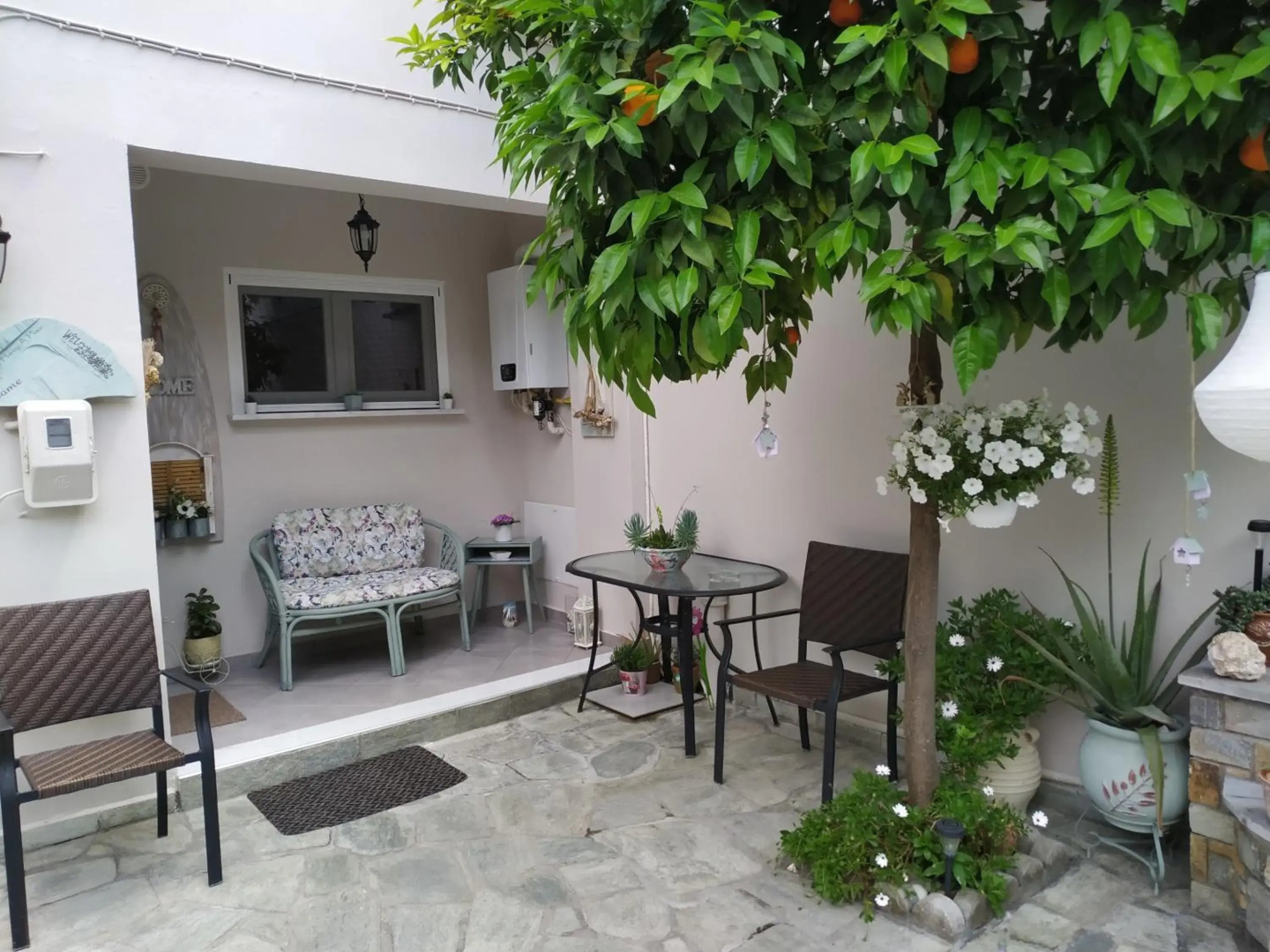 Mary's Dreamy Maisonette