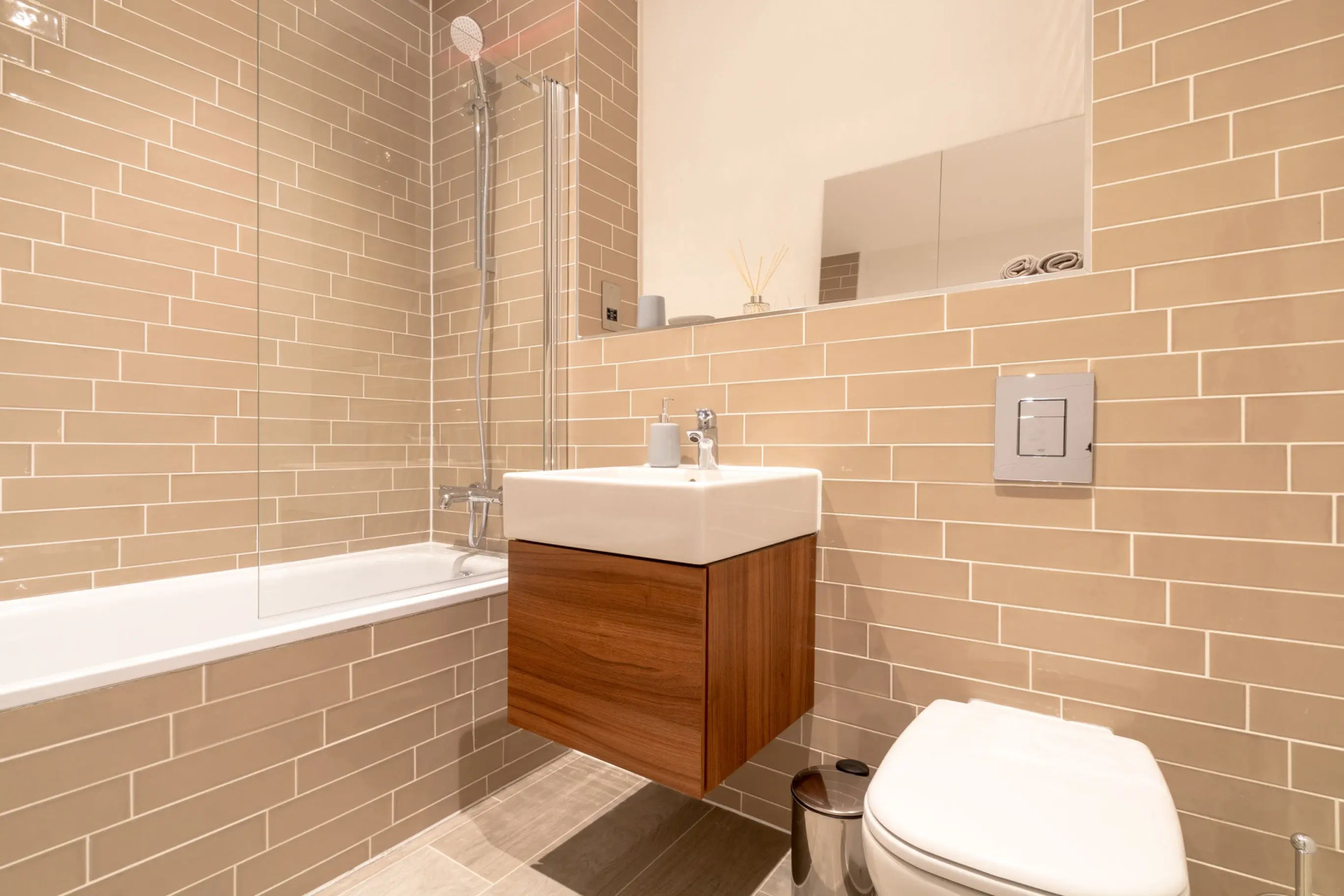 Chic Interior Designed Apartment -NEC/BHX/Solihull