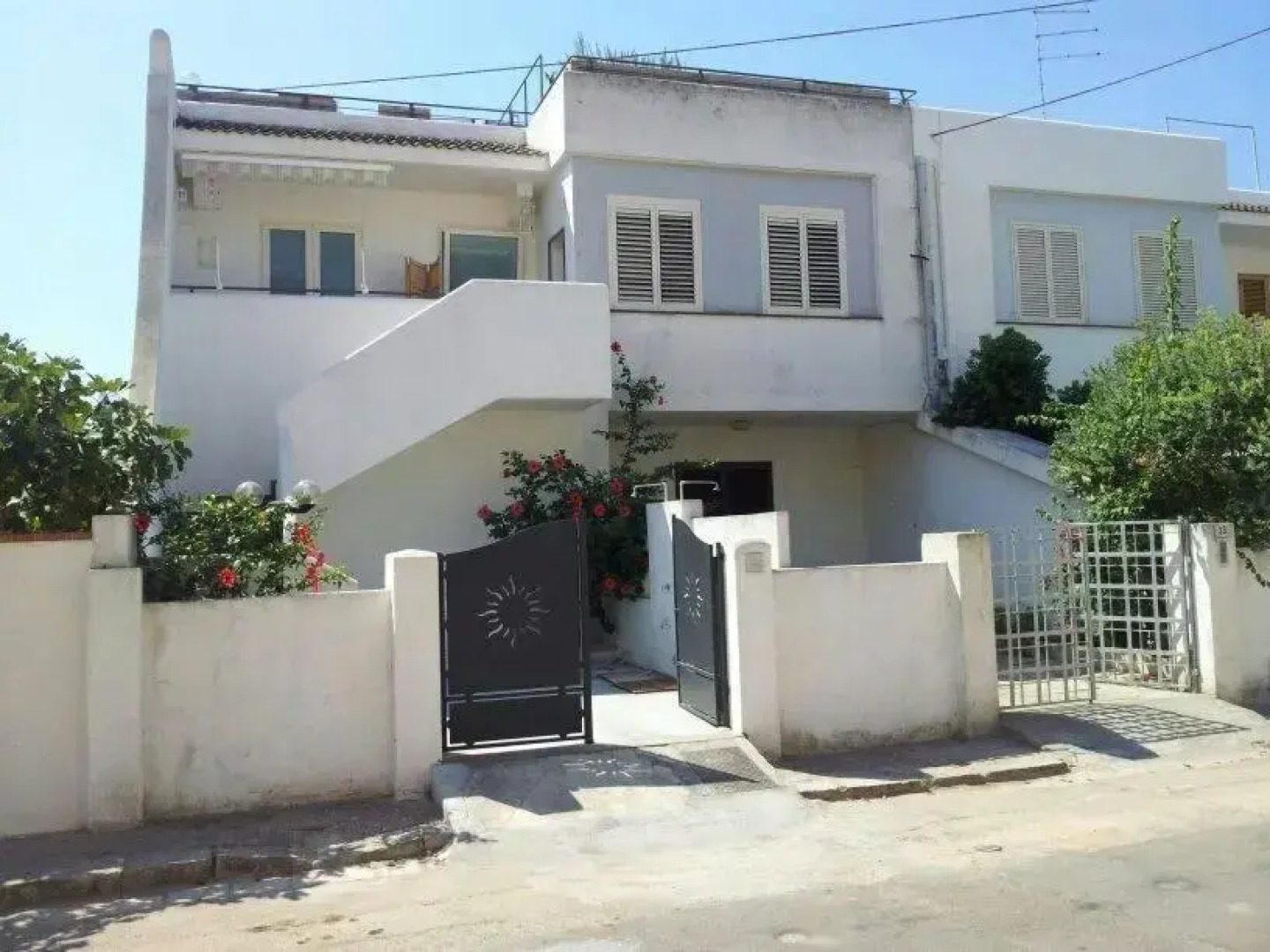 Appartamento rifinito con vista panoramica a 50 mt dal mare