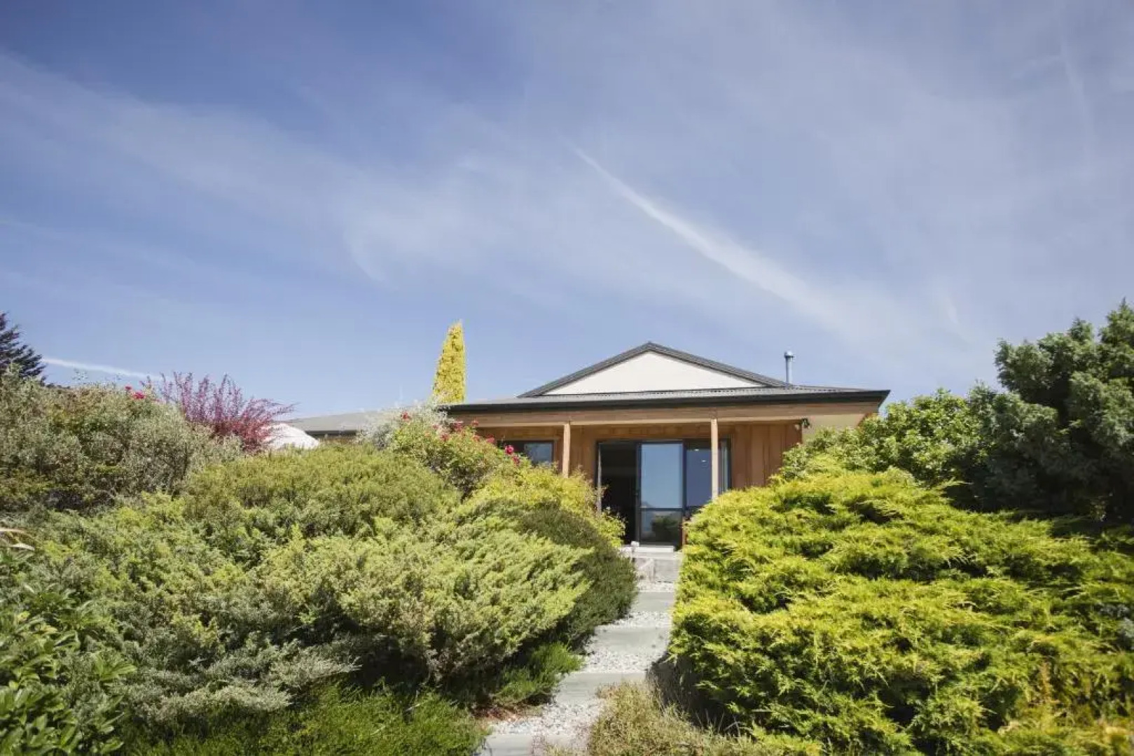 Apollo Lodge and Apartment