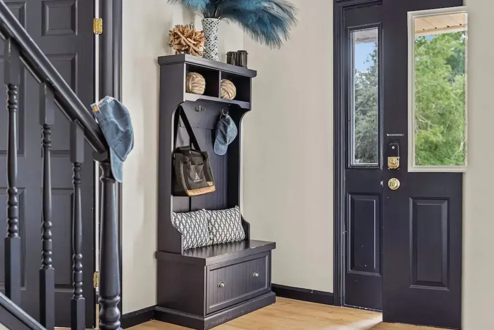 For Lake Sake by Avantstay Lakefront Hot Tub View