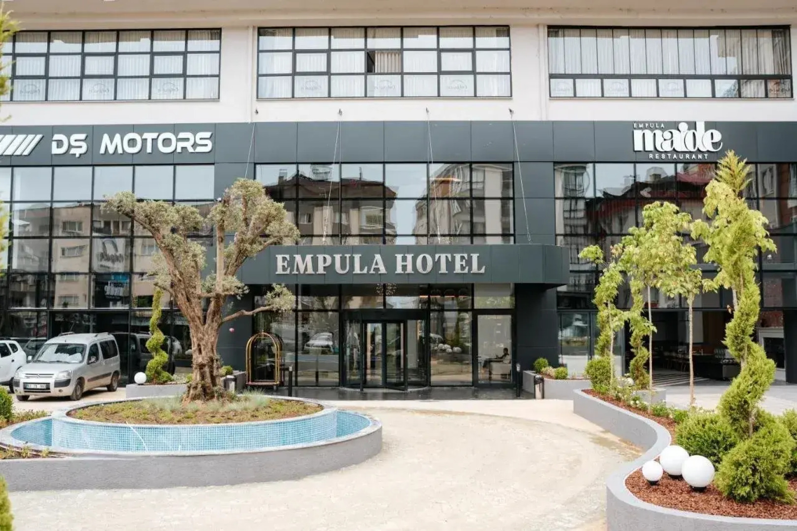 Empula Hotel & Residences