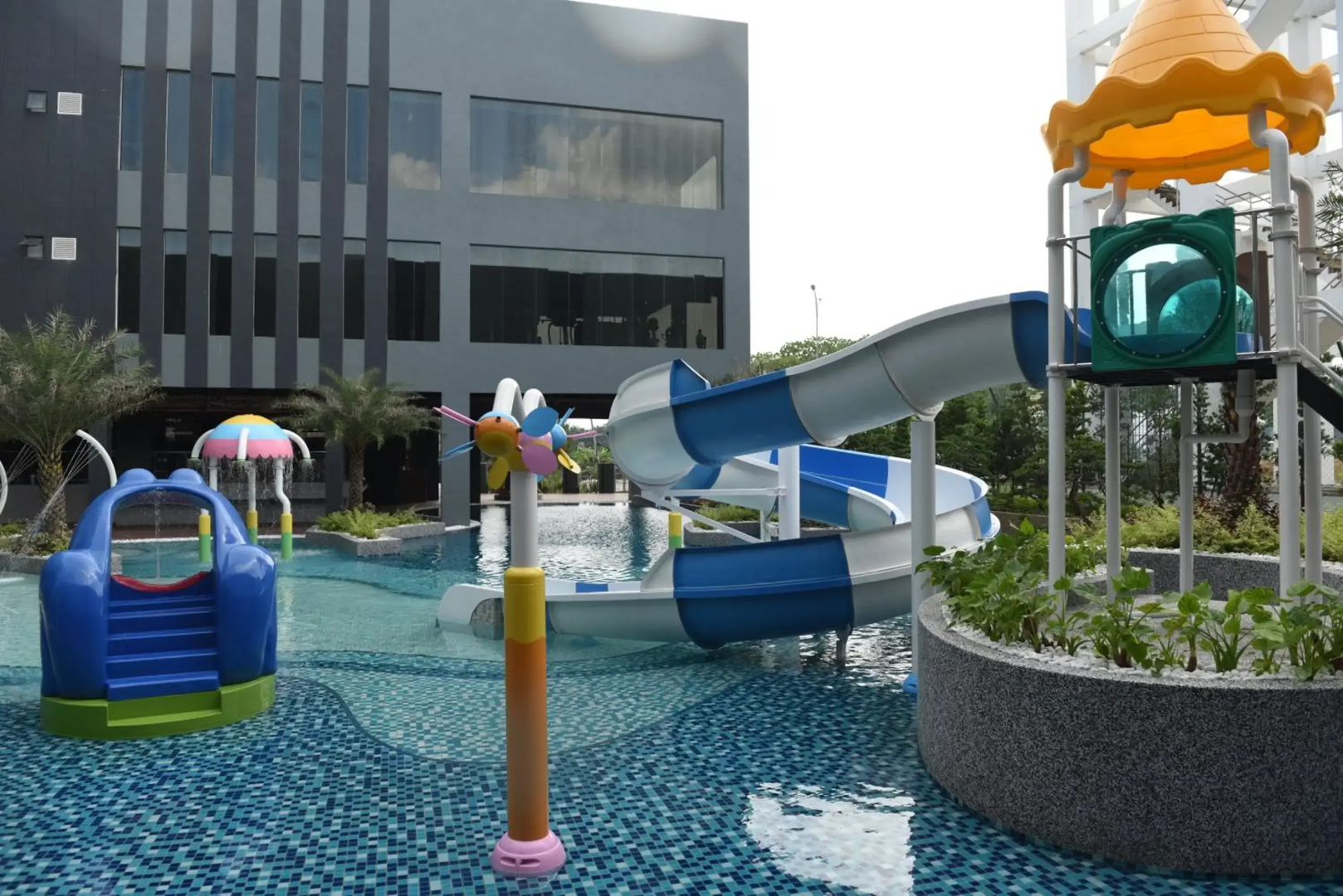 Vangohh Eminent Hotel & Spa
