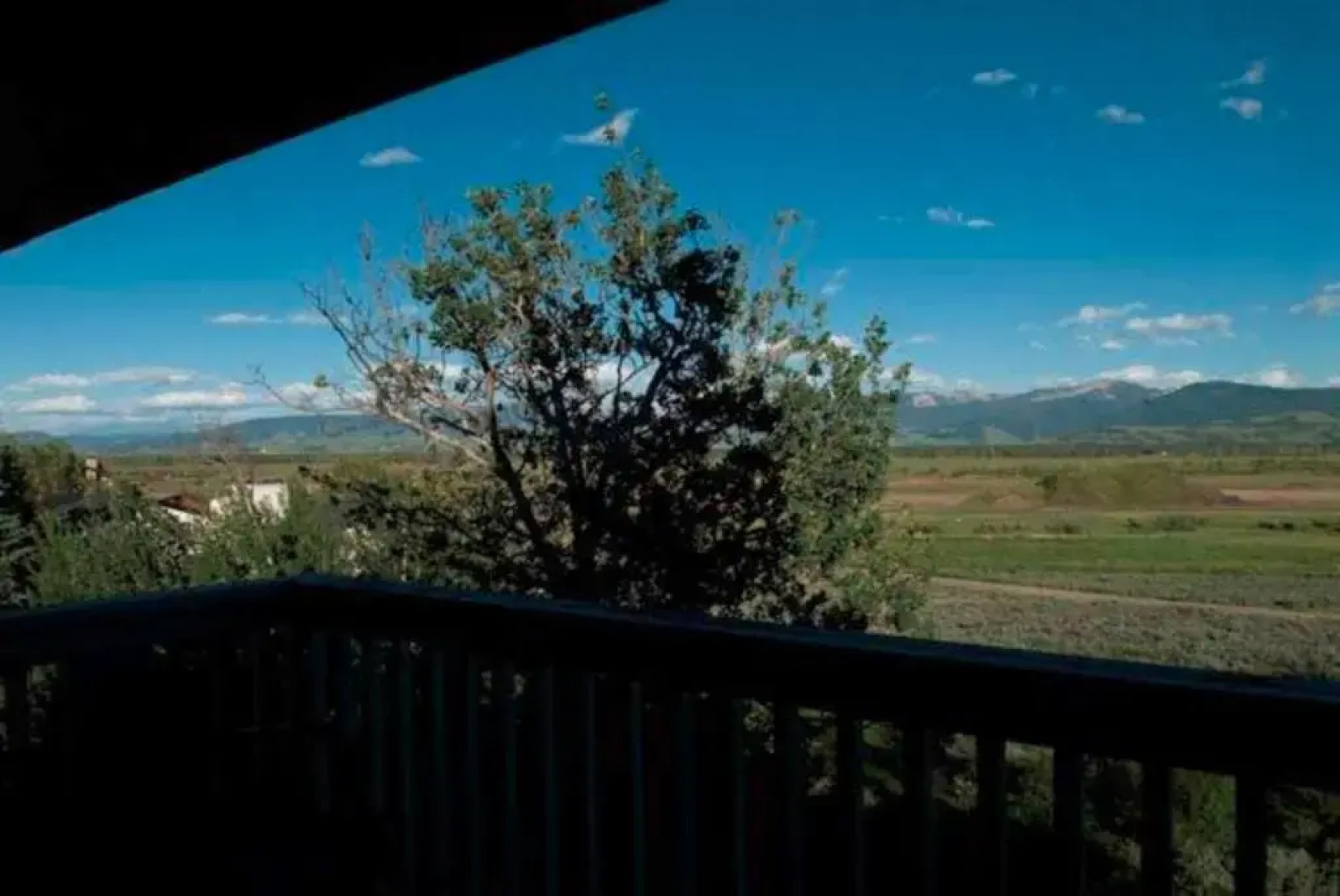 JHRL - Slope-side Whiteridge B5 Condo - Walk to Tram