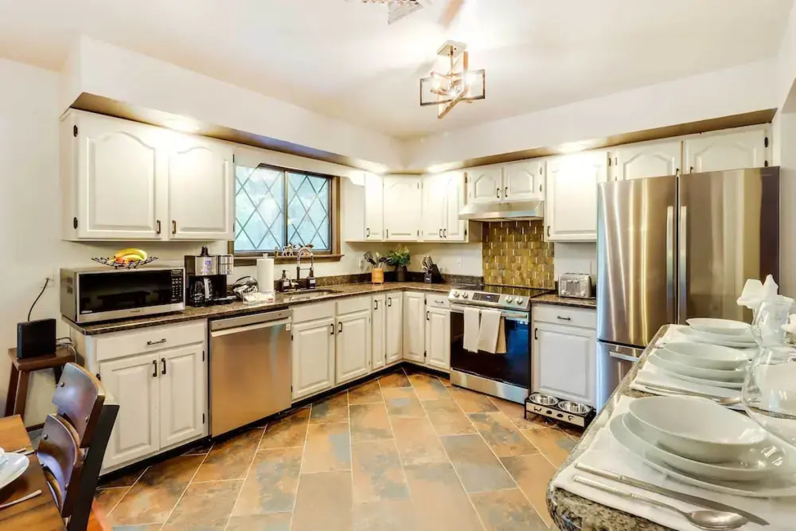 Outdoor Entertainment + Hot Tub: Poconos Home!