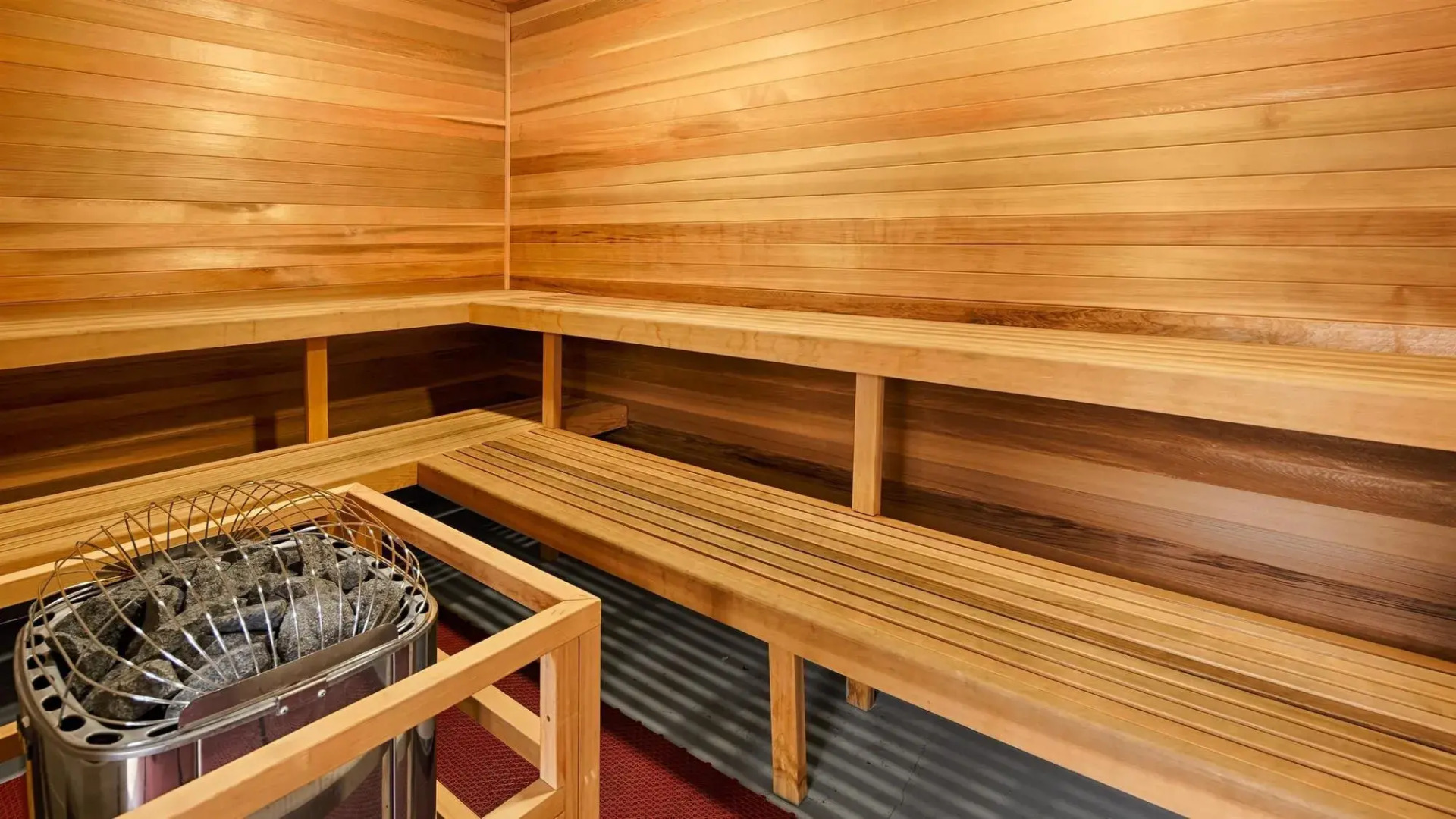 Best Western Thompson Hotel & Suites