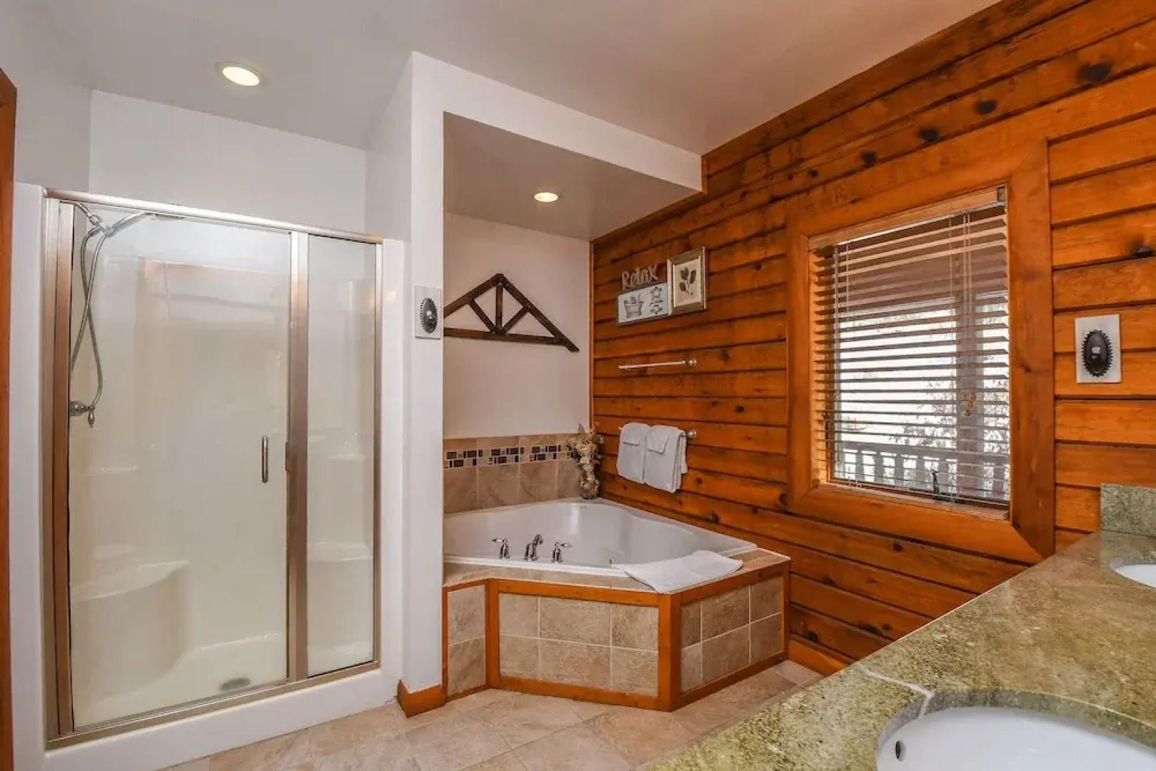 Pinnacle Retreat 5 Bedroom House