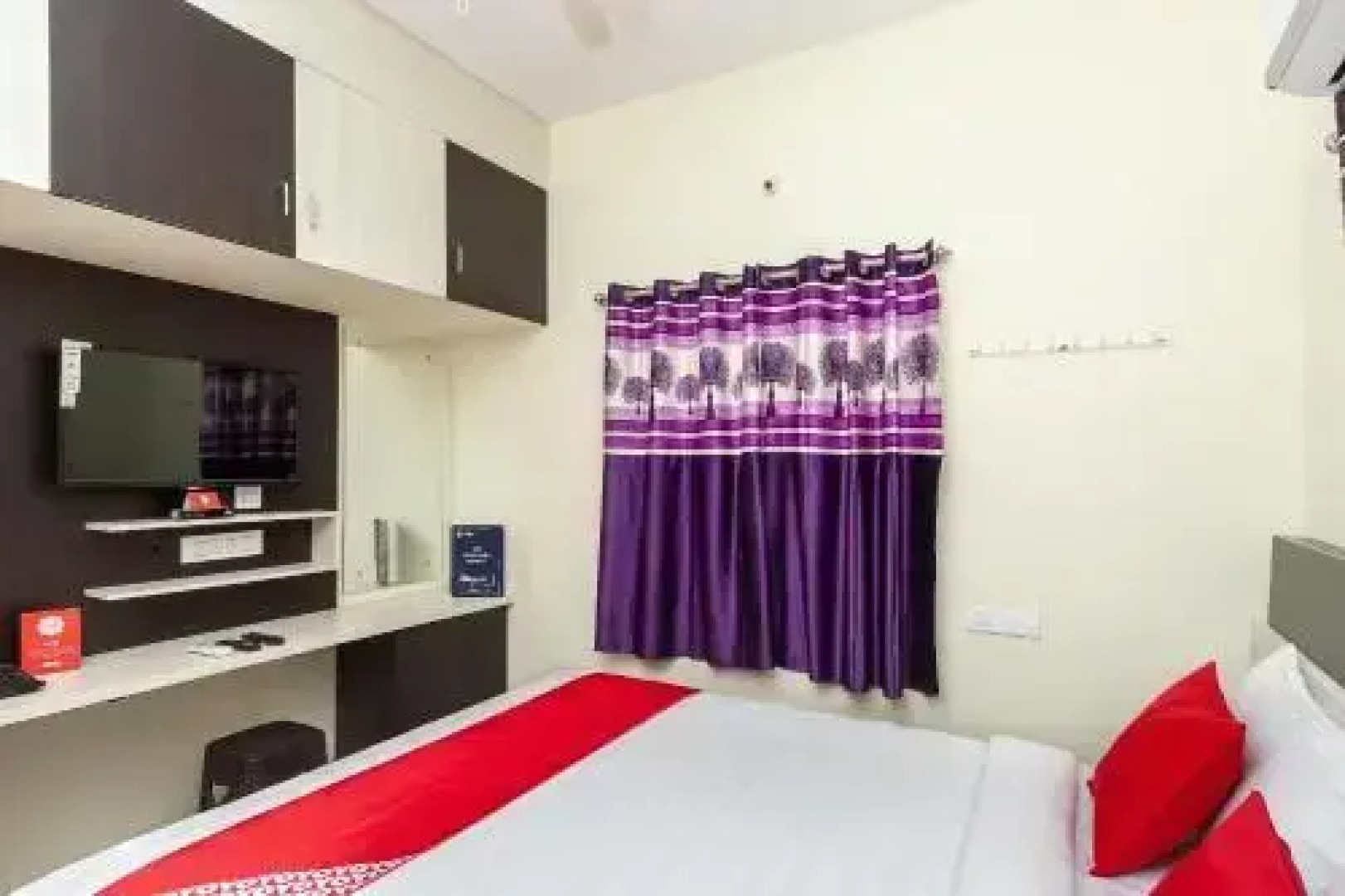 The Swarg Residence by OYO Rooms