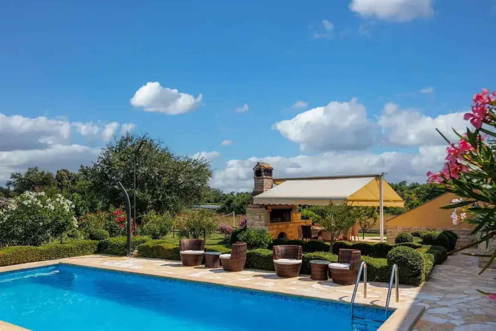 Pool Villa Divina in i an