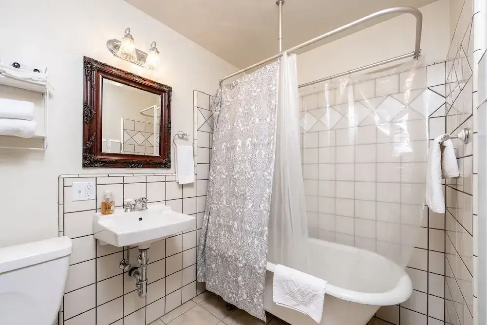 The Dutch Flat Hotel