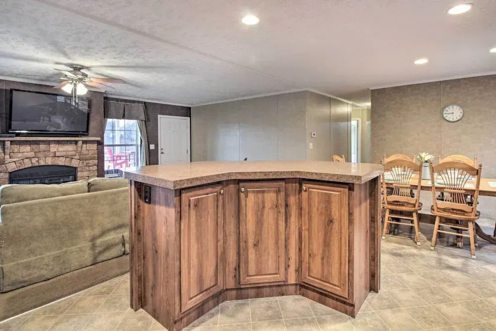 Family Lake Retreat w/ Screened Deck!