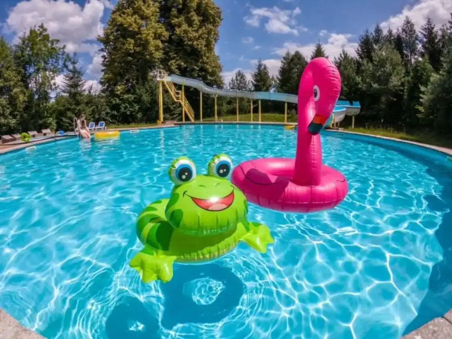 Snug Mobile Home in Januv Dul Bohemian With Pool