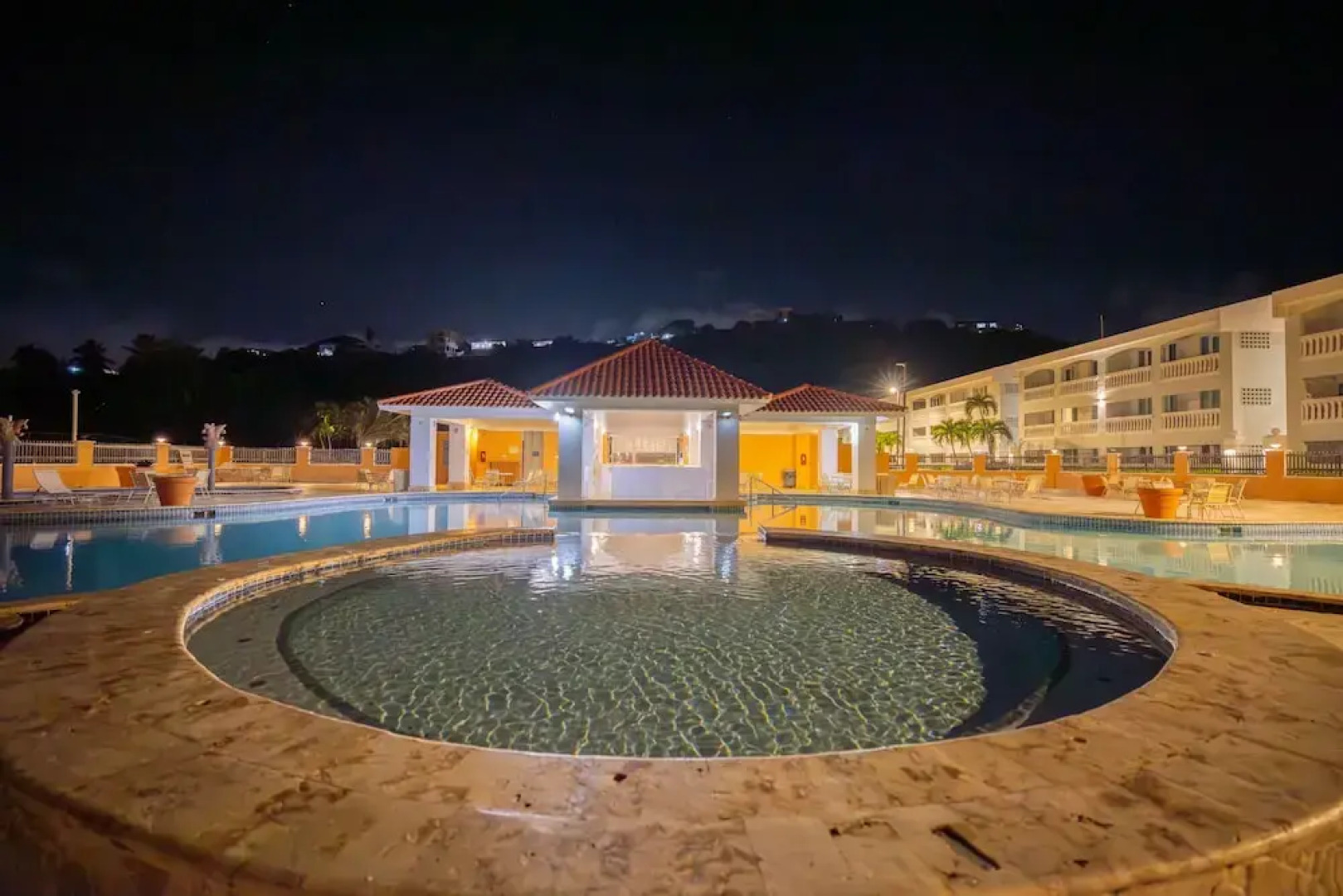 Golden Dream Studio 306 B