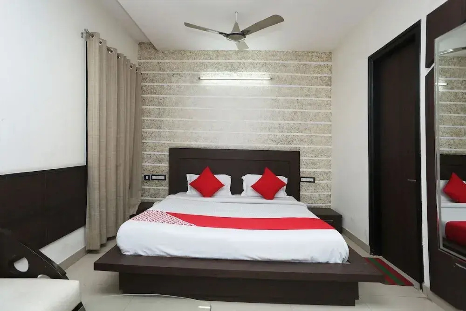 Hotel Galaxy by OYO Rooms