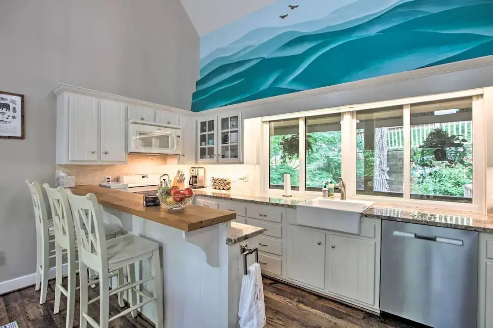 Wintergreen Resort Home w/ 2 Decks + Ski Access!