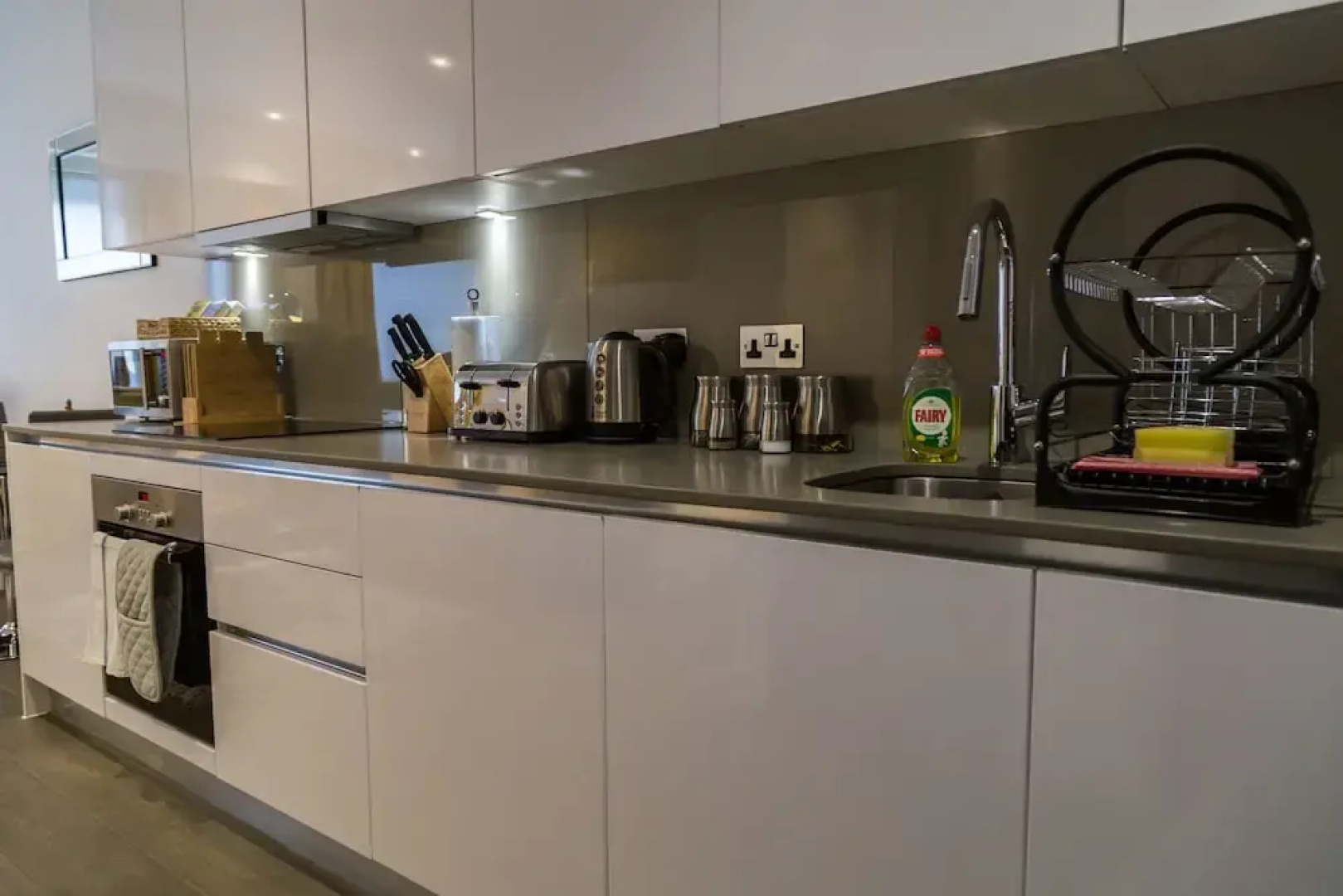 Brickfield Court Serviced Apartment by Ferndale