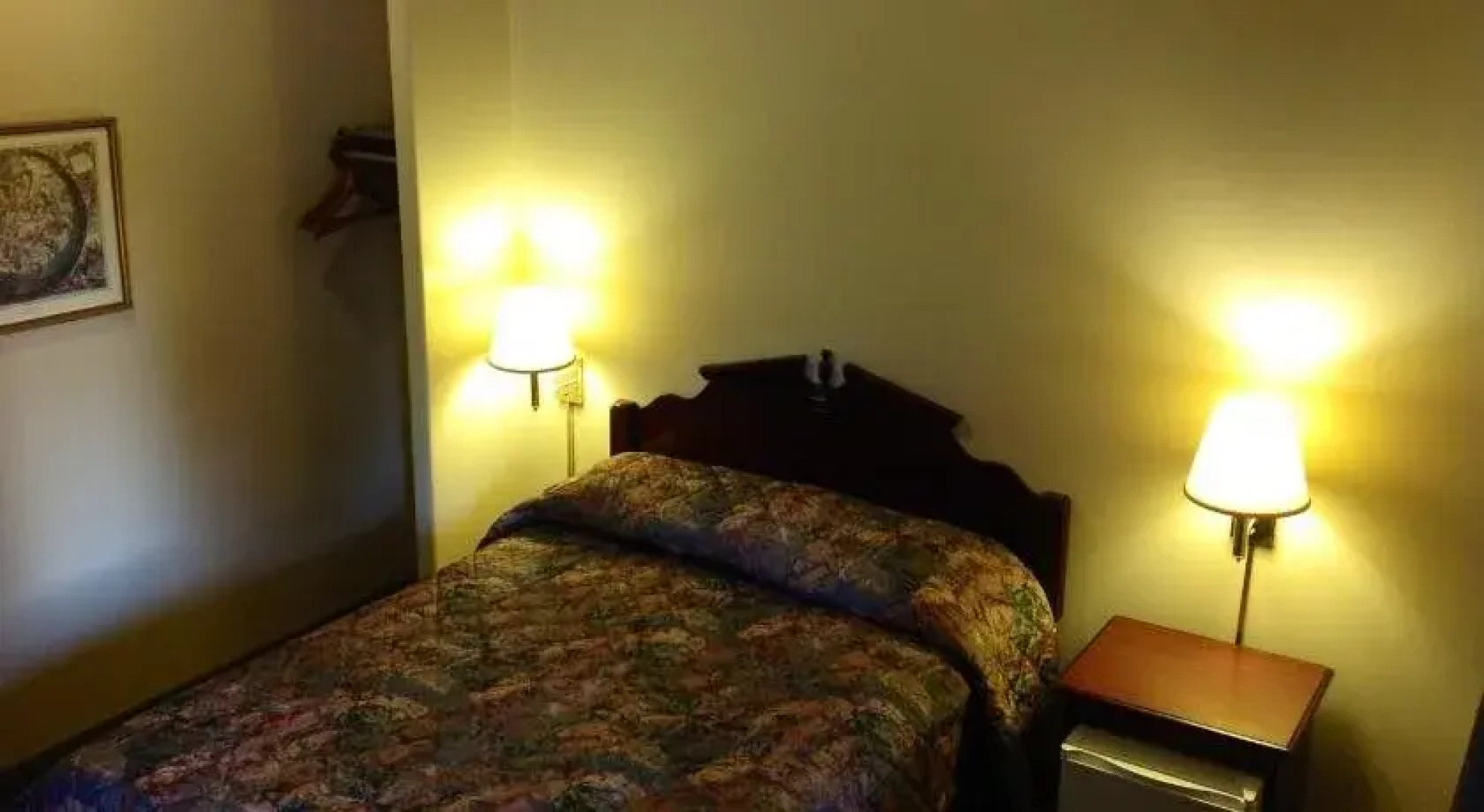 Humboldt Redwoods Inn