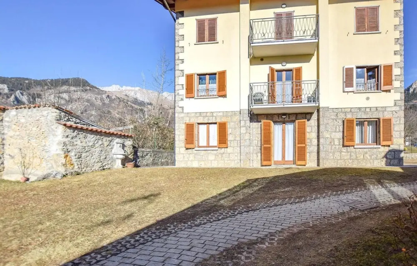 Amazing Apartment in Castione d. Presolana With Wifi and 2 Bedrooms