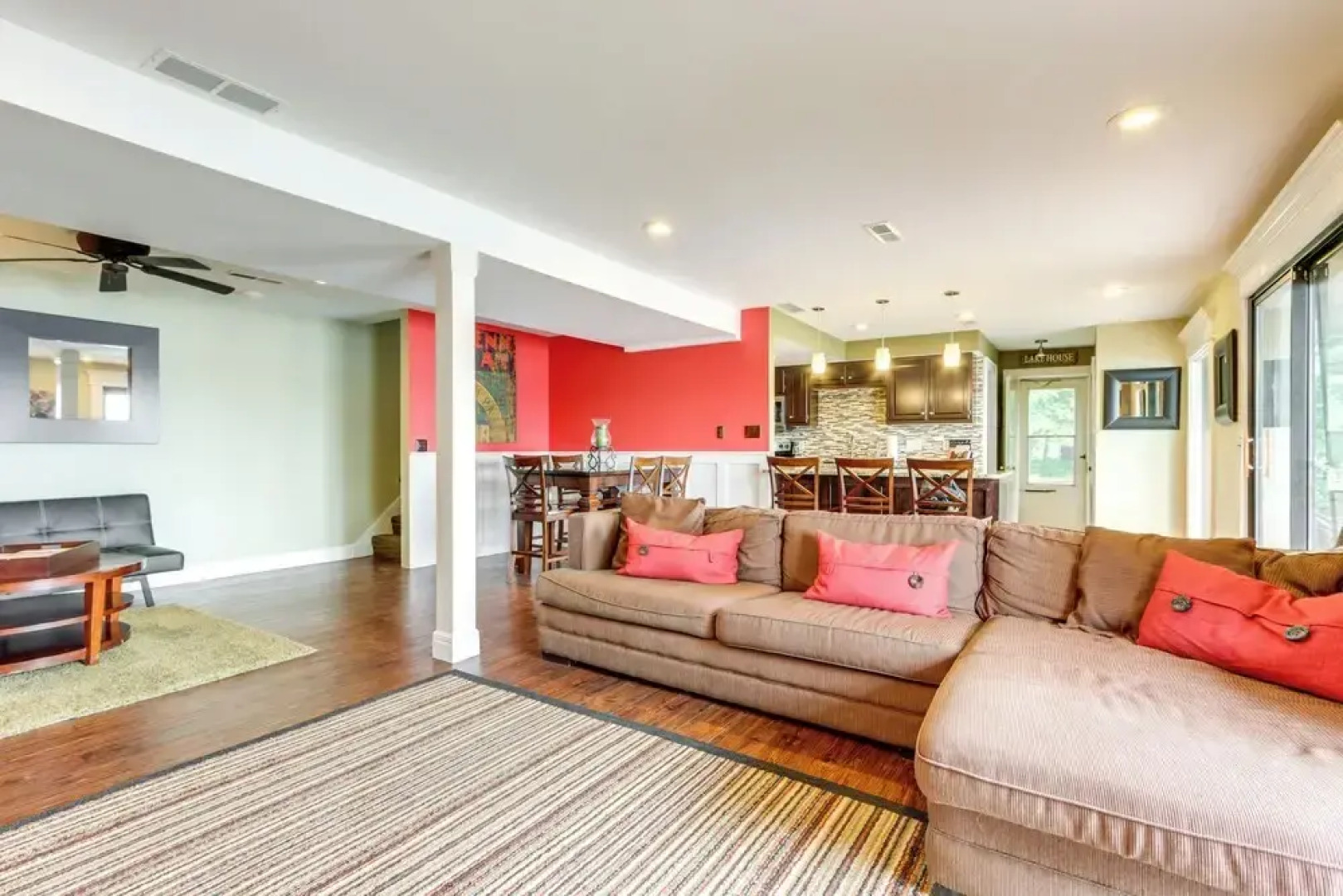 Deck & Boat Dock: Lakefront Getaway in Camdenton