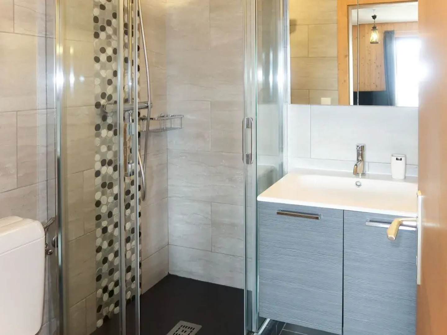 Fuchsia Vex in Vex With 4 Bedrooms and 3 Bathrooms