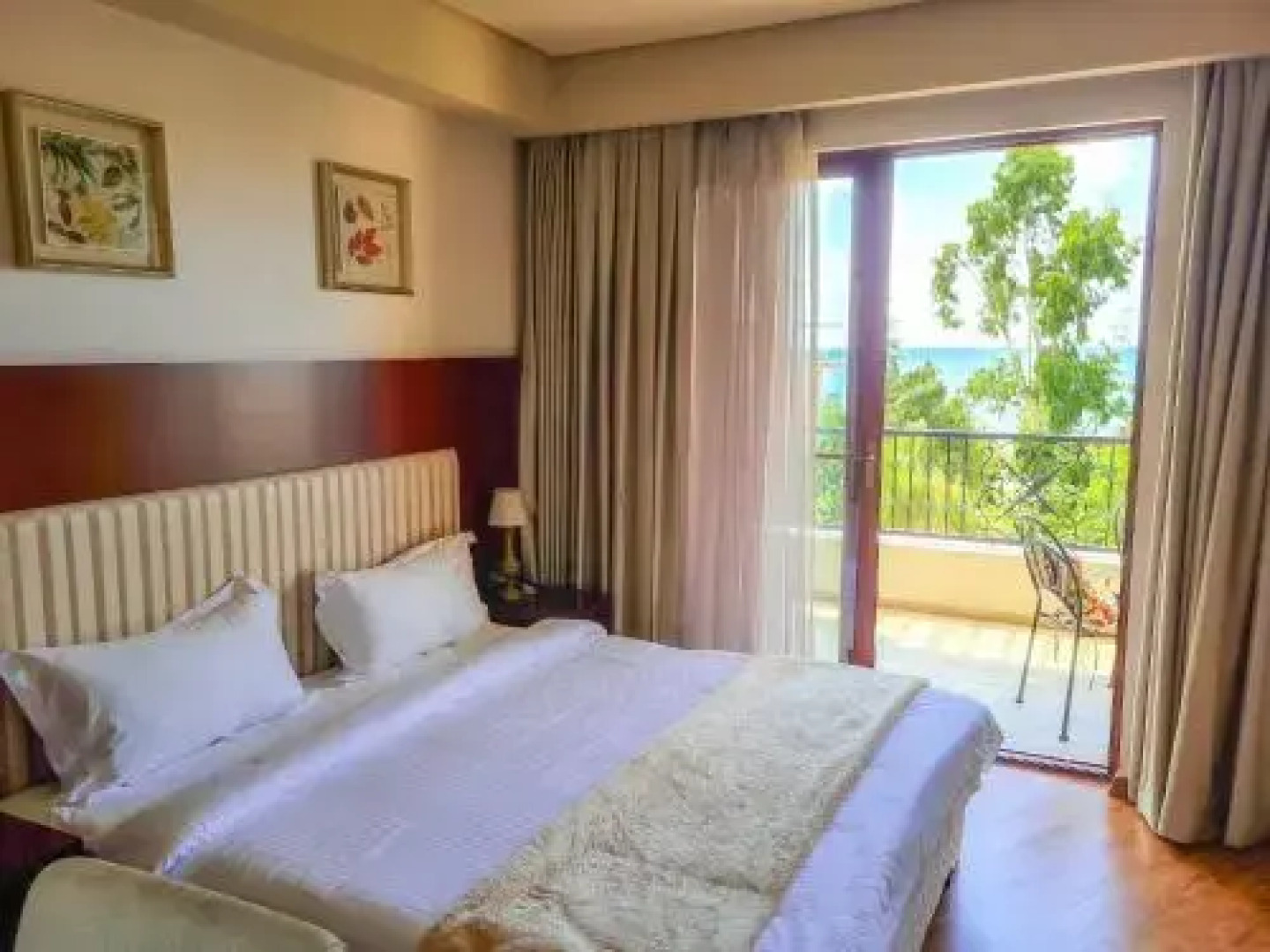 Luxury Dreamland Oasis Apartments