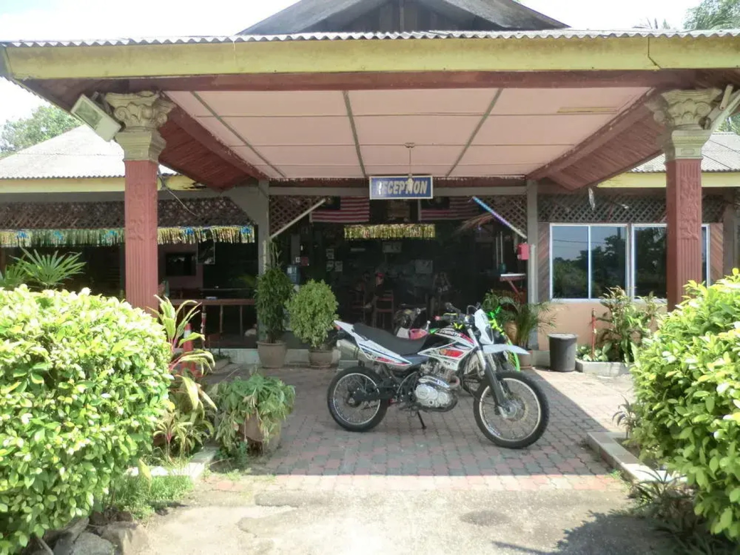 Riverside Beach Chalet