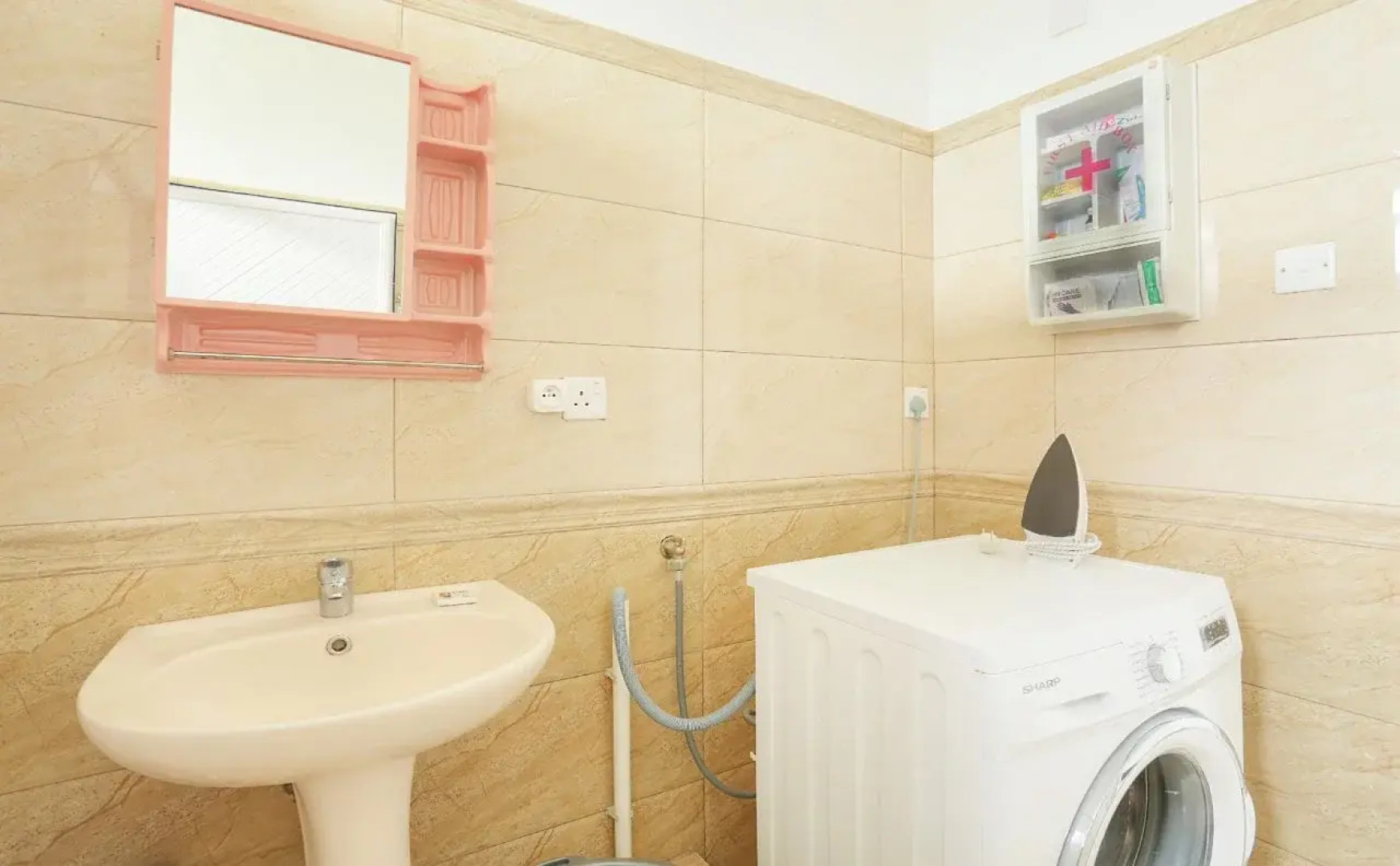 Sunny Lagoon Holiday Villa