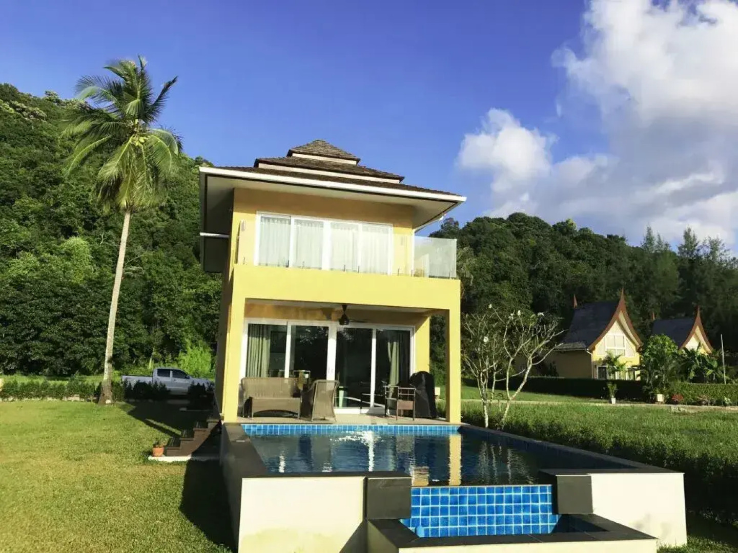 Boat House by Siam Royal Collection (Cbs Travel Asia)