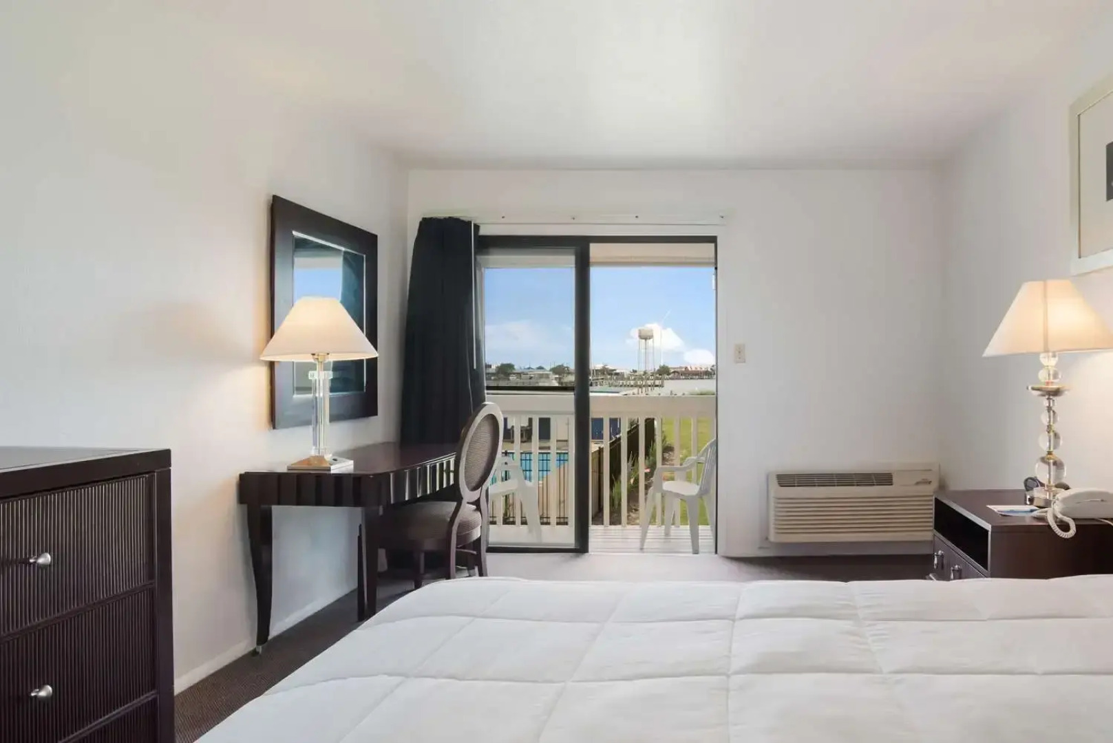 Rodeway Inn at Somers Cove Marina