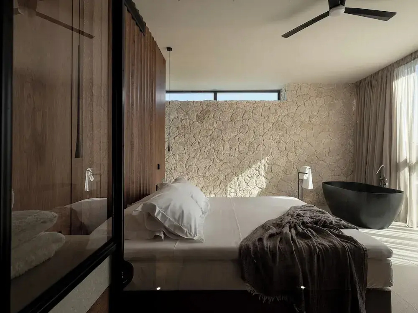 Pnoe Sea Front Experience