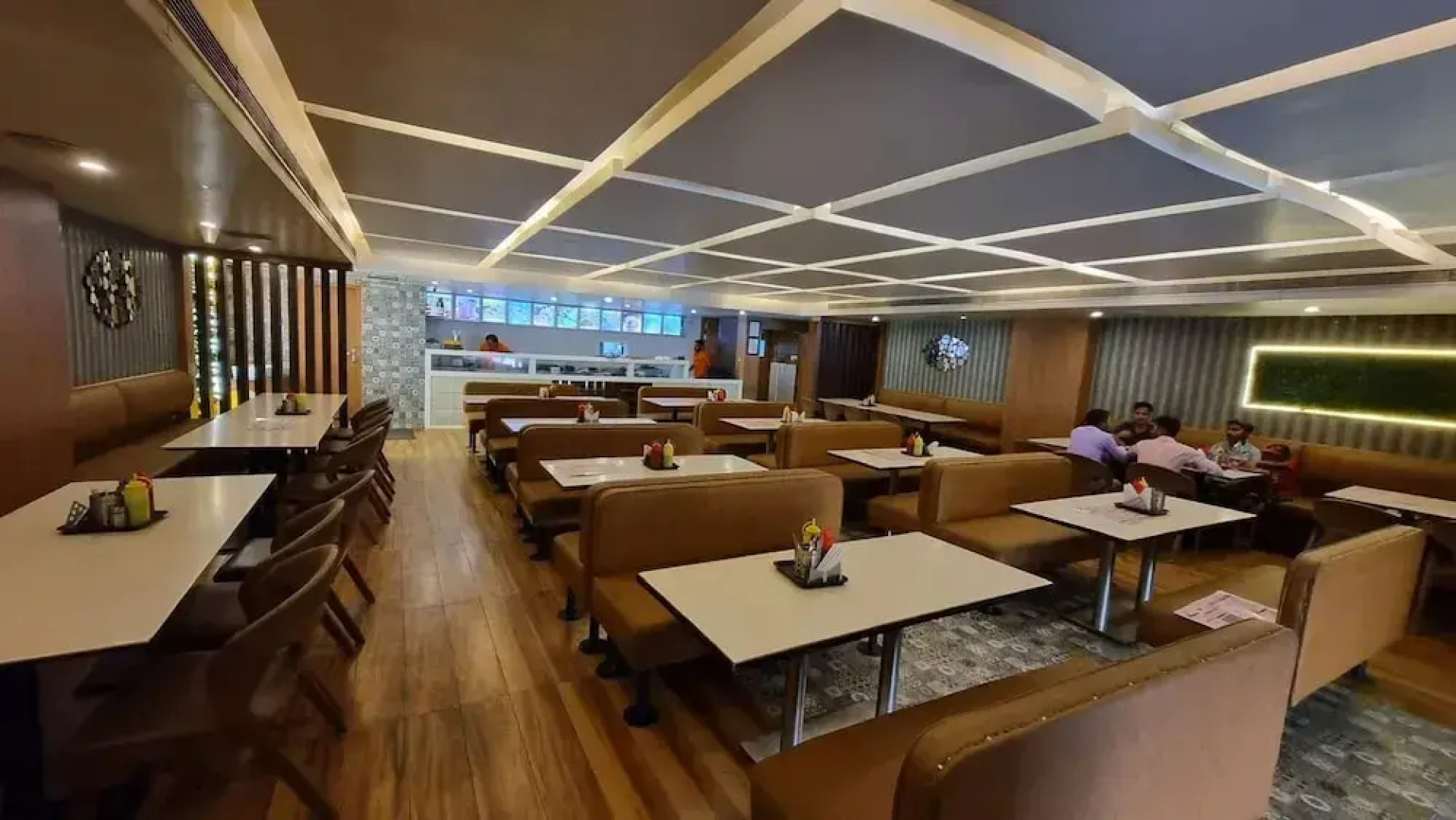 OYO 26773 Hotel Satyam Inn