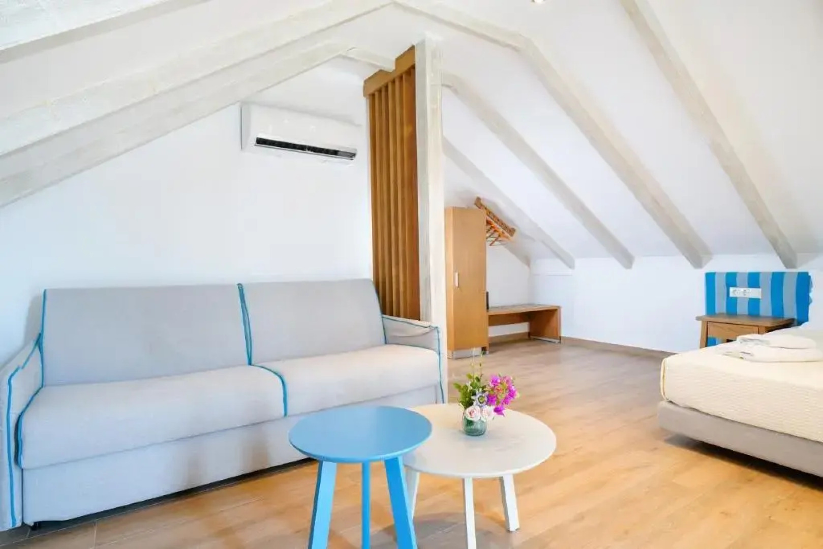 Studios Nautilus III